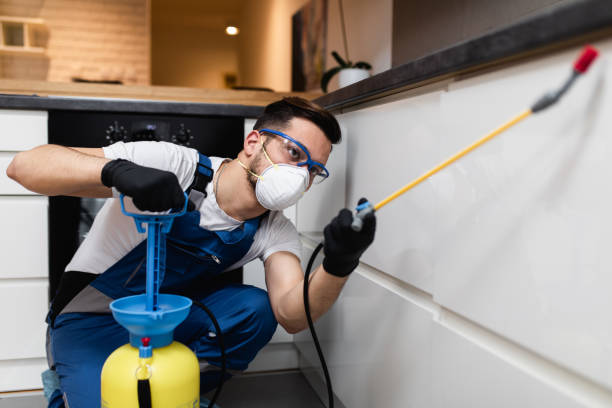 Best Commercial Pest Control Services  in Peshtigo, WI